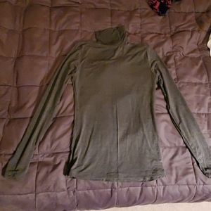 Cuddle duds turtle neck small grey softwear stret